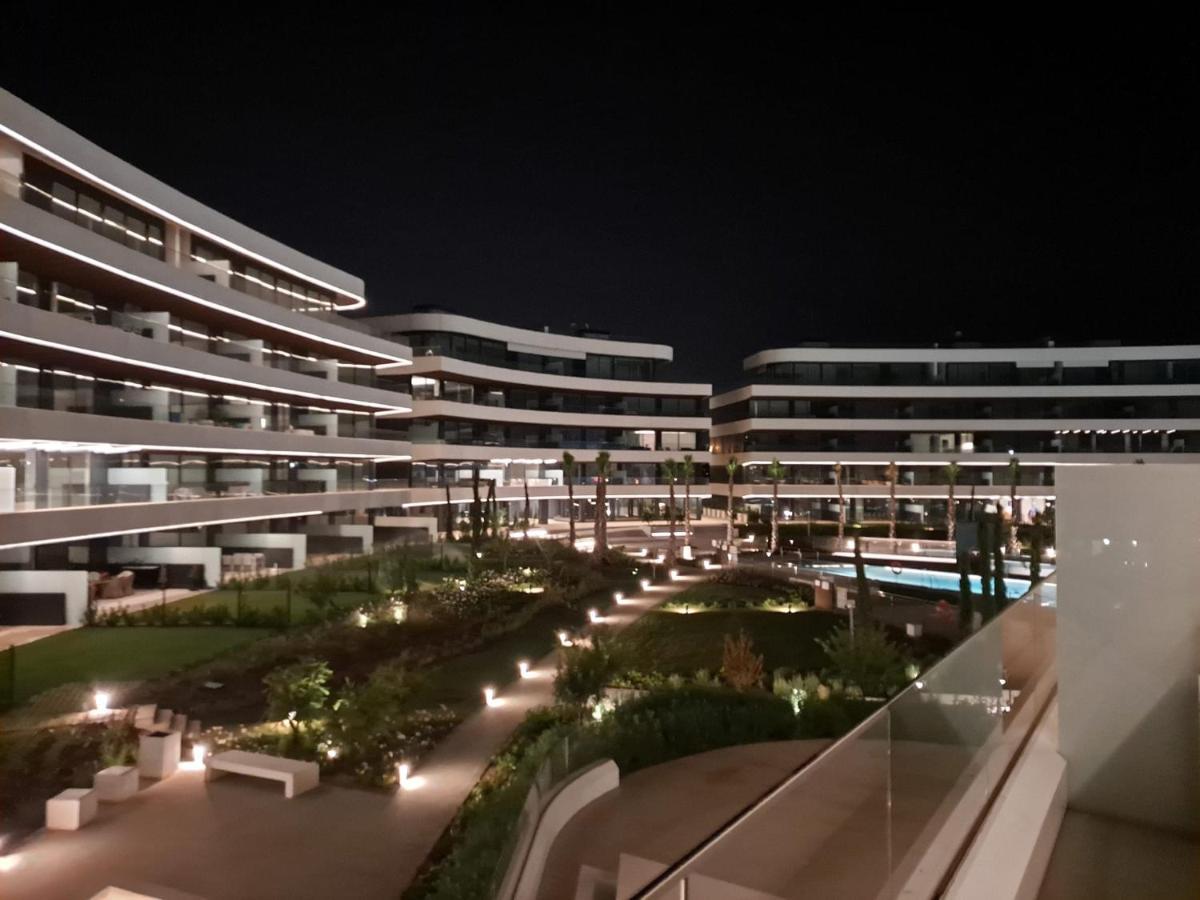 Luxury Complex Beachfront Apartment, Infinity Pool, Sauna, Gym And Large Terrace Torremolinos Extérieur photo