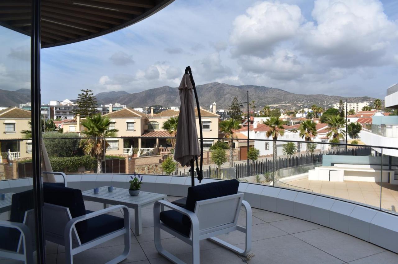 Luxury Complex Beachfront Apartment, Infinity Pool, Sauna, Gym And Large Terrace Torremolinos Extérieur photo