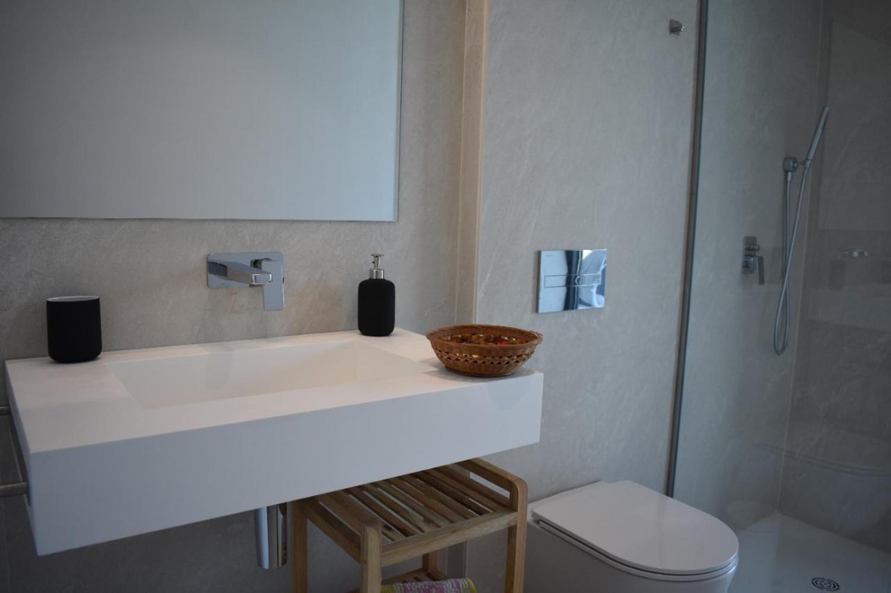 Luxury Complex Beachfront Apartment, Infinity Pool, Sauna, Gym And Large Terrace Torremolinos Extérieur photo
