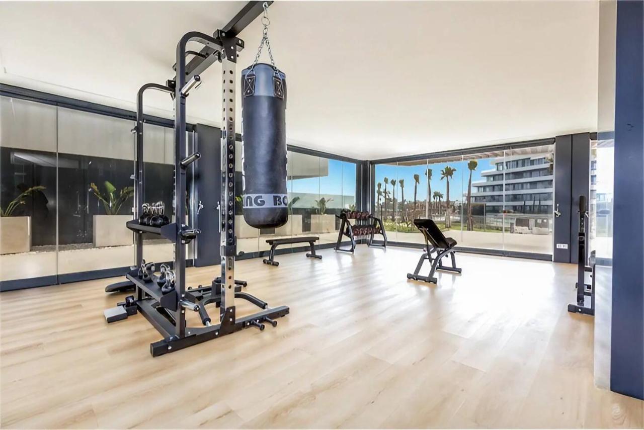 Luxury Complex Beachfront Apartment, Infinity Pool, Sauna, Gym And Large Terrace Torremolinos Extérieur photo